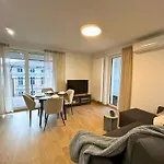Apartament Przy Rynku Z Tarasem I Parkingiem - Blisko Prezero Arena Gliwice