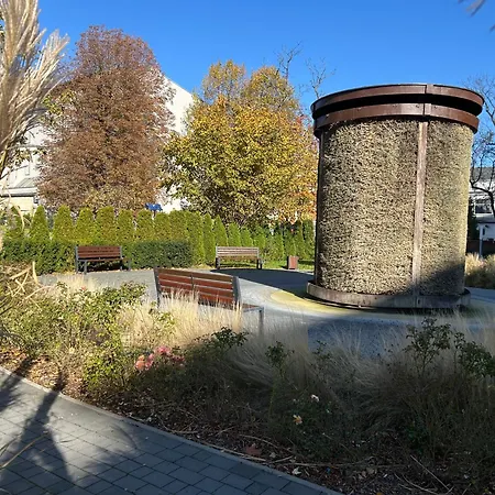 Apartament przy Rynku z Tarasem i Parkingiem - Blisko PreZero Arena