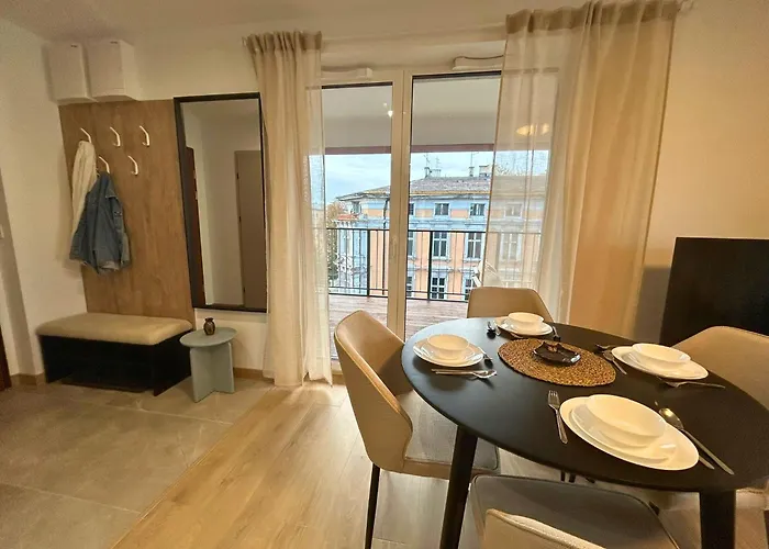 Apartament przy Rynku z Tarasem i Parkingiem - Blisko PreZero Arena Apartament *